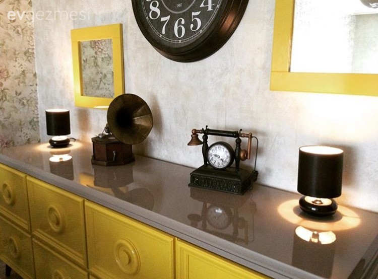 Duvar dekorasyonu, Konsol, Duvar saati, Salon, Sarı