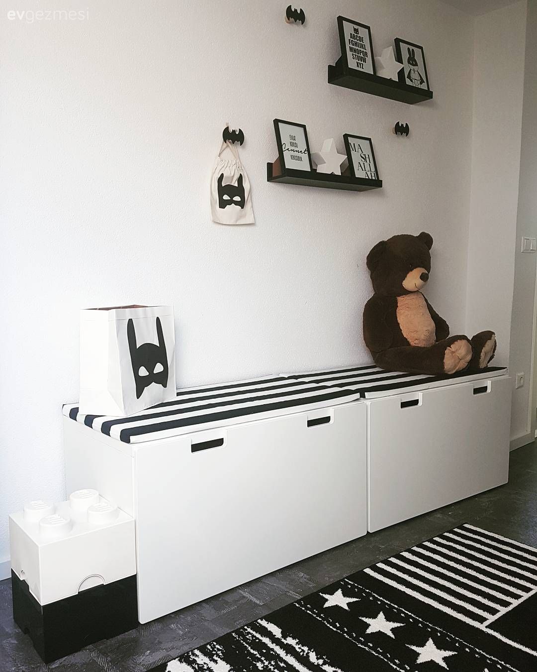 Çocuk Odası, Siyah- Beyaz