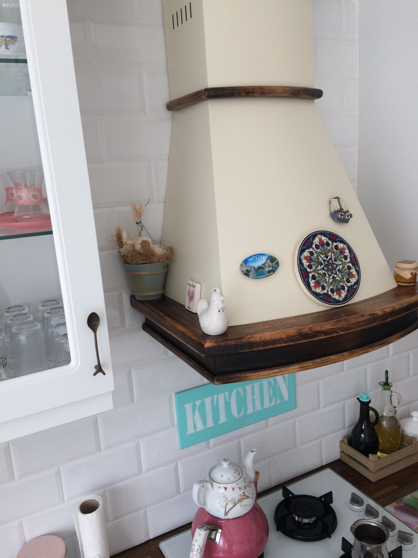 Nostaljik Esintiler: Gülay Hanım'ın Country Stil Mutfağı!