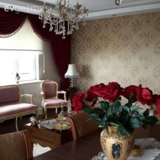 Şebnem Hanım'ın, Terk Edilmiş Eşyalara Yeni Bir Hayat Verdiği Evi..