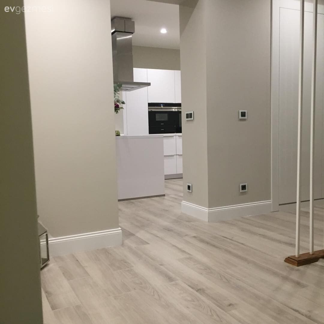 Bir Viranenin Komple Tadilatla Göz Kamaştırıcı Bir Eve Dönüşümü