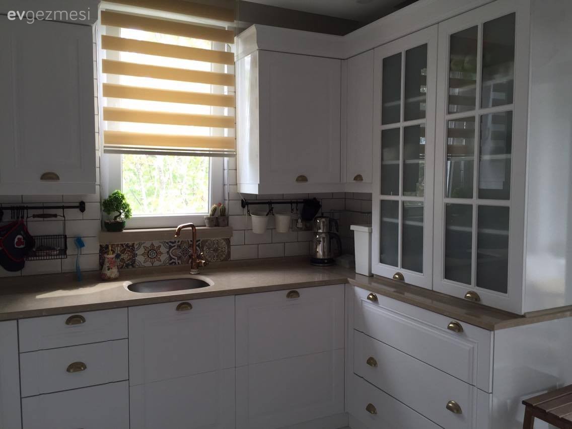 Beyaz mutfak, Country mutfak, Japon perde, Mutfak, Tezgah arası seramik, Perde