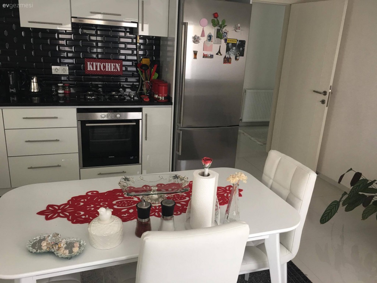 Beyaz mutfak, Kırmızı, Mutfak, Mutfak masası, Tezgah arası seramik