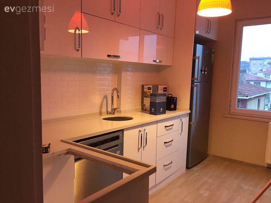 Tadilat ile yenilenen mutfak ve banyo. Şevval hanımın evinden..