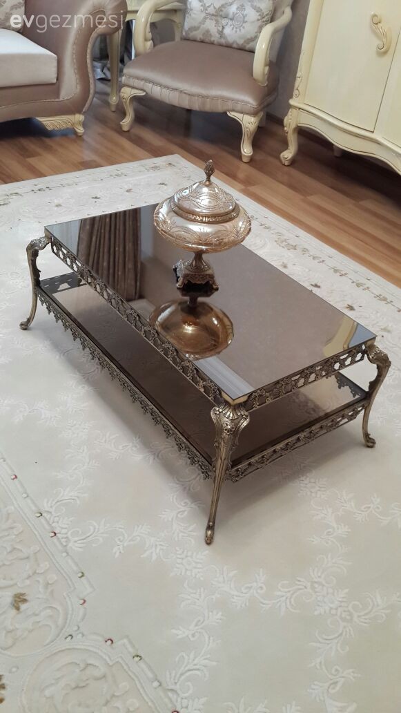 Öncesi / Sonrası, Orta sehpa, Salon