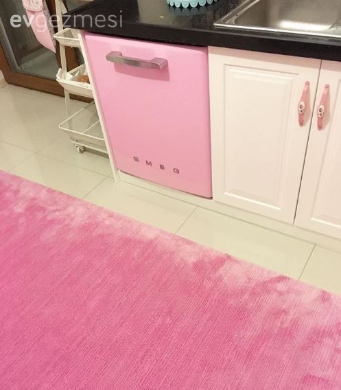 Nazmiye hanımın her köşesi özenilmiş, country stil, cıvıl cıvıl evi..