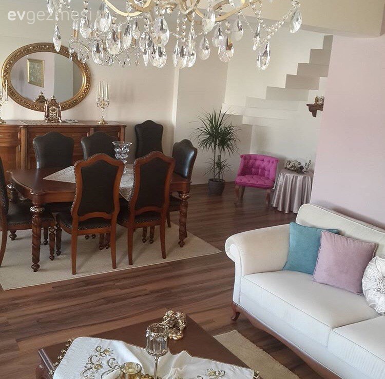 Bu Klasik Evin Dekorasyonu Her Zamana Ait.