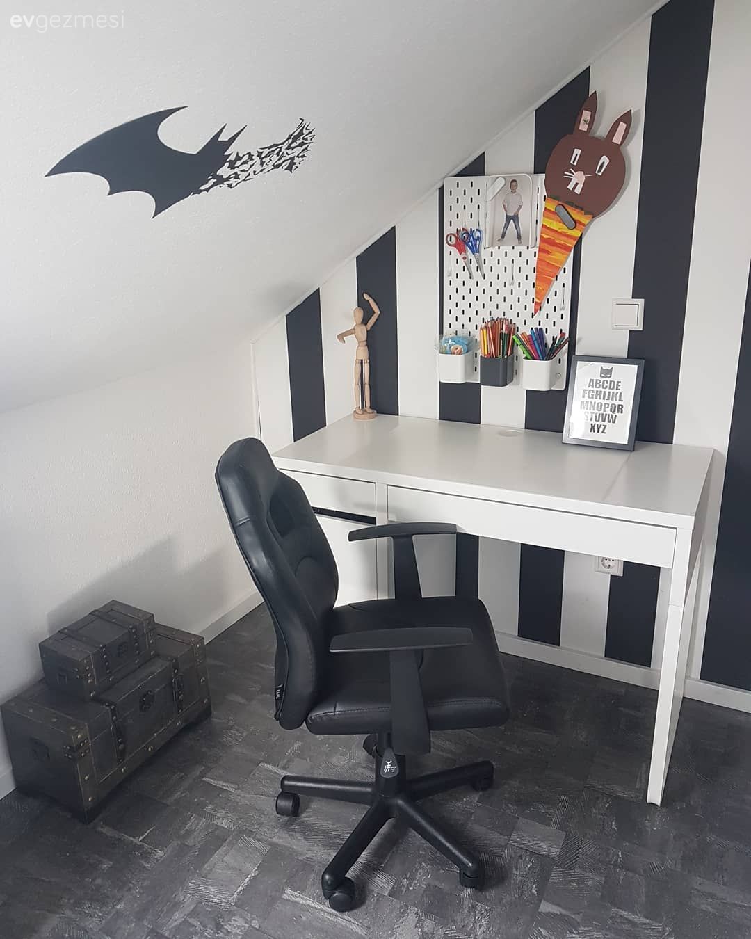 Çocuk Odası, Çatı katı, Çalışma masası