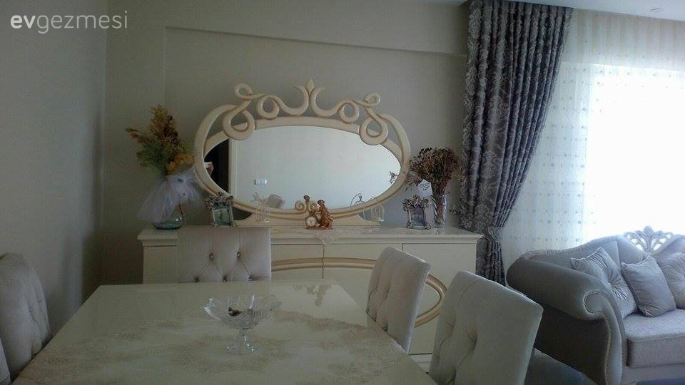 Yasemin hanımın monokrom krem renkle, sakin ve zarif evi..