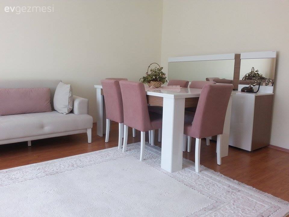 Zeynep hanımın yumuşak tonlarla, sade ve iç açıcı evi..