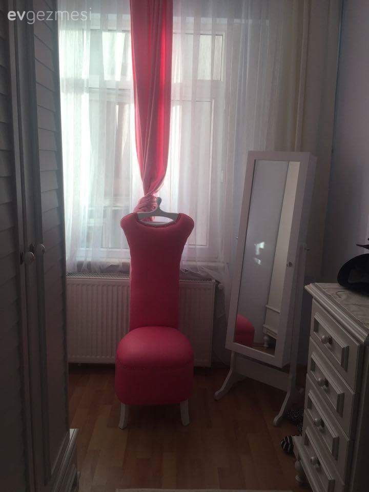 Meryem hanımın renkleri doyasıya kullandığı kır evi (country) stil evi