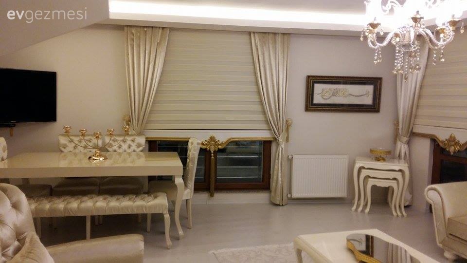 Türkan hanımın altınla şık bir hava kazanan avangart stil salonu..