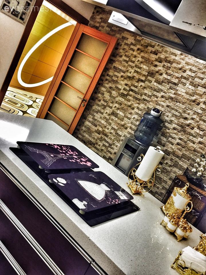 Fatoş hanımın her köşesinde şıklığı ön planda tuttuğu göz alıcı evi..