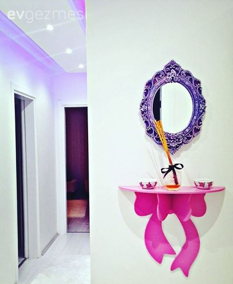 Ebru hanımın aydınlık renklerle cıvıl cıvıl evi..