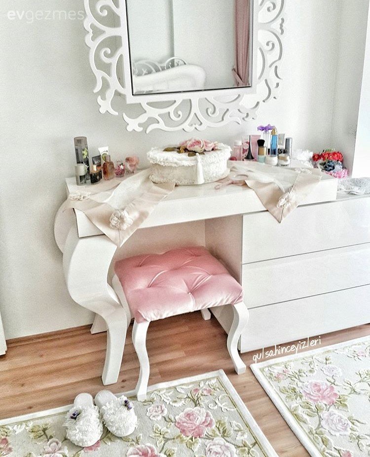 Sıcak renkler ve çiçek desenlerle, Gülşah hanımın tatlı Sıcak renkler ve çiçek desenlerle, Gülşah hanımın tatlı