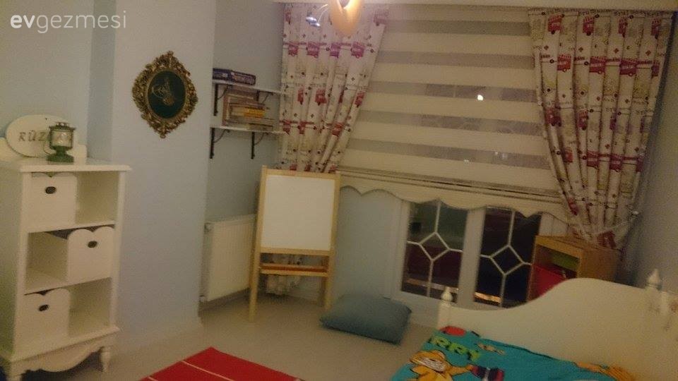 Birsen hanımın yumuşak renklerle ince ve zarif evi..