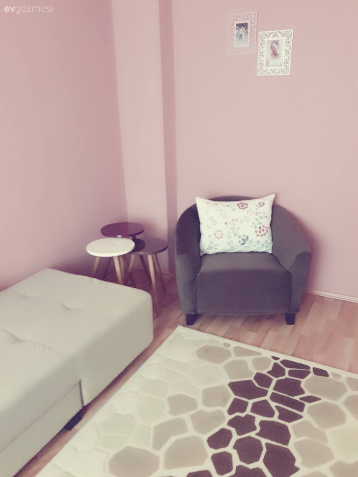 Oturma Odası, Pembe