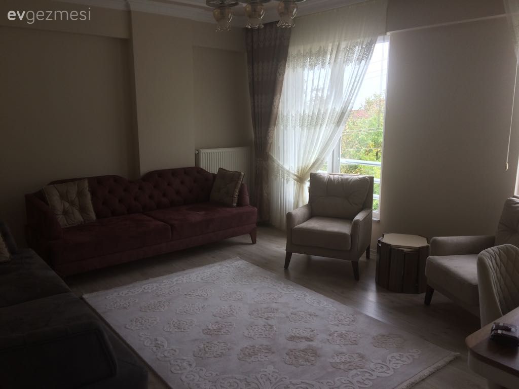 Çatı katı, Halı, Perde, Salon