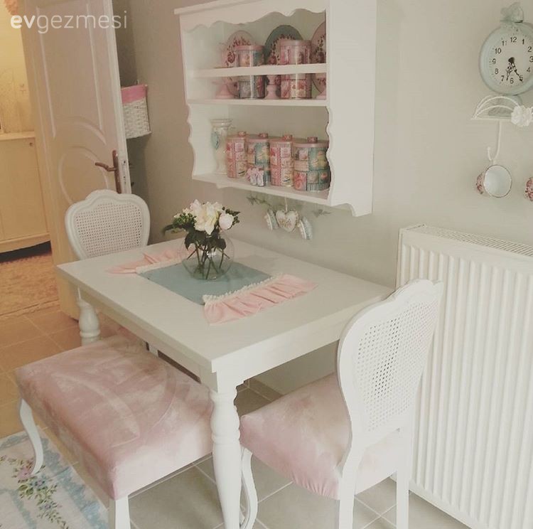 Ayşe hanımın country stilde tatlı evi..