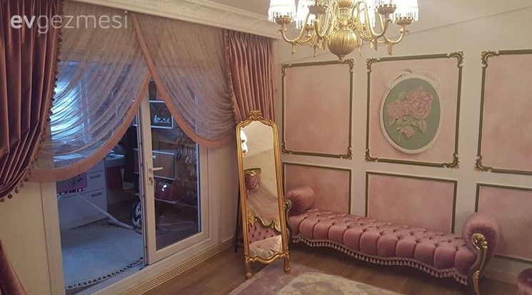 Dilek hanımın farklı ve klasik bir dekoru olan gösterişli evi..