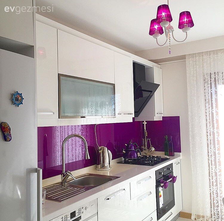 Beyaz mutfak, Mor, Mutfak