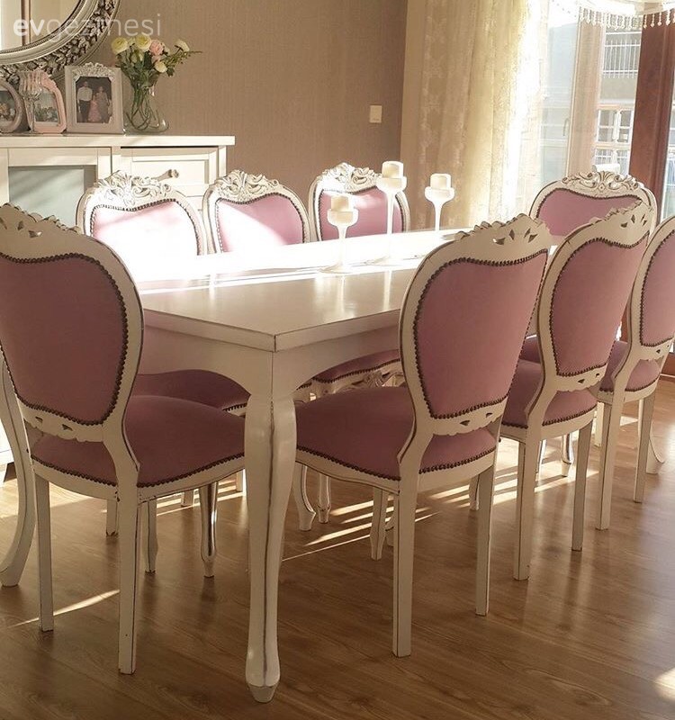 Eskilere yeni hayat vererek, evini dönüştüren Semra hanımdan kareler..