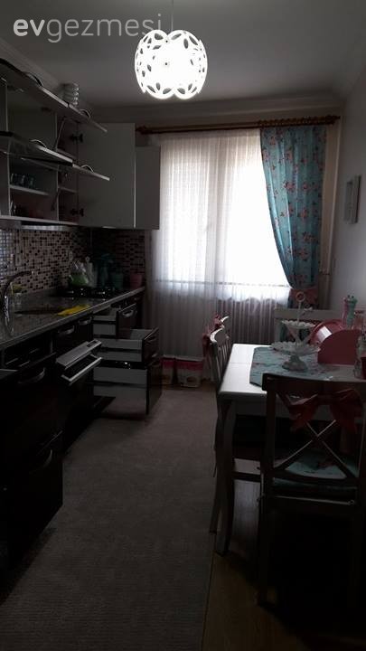 Mutfak, Mutfak masası