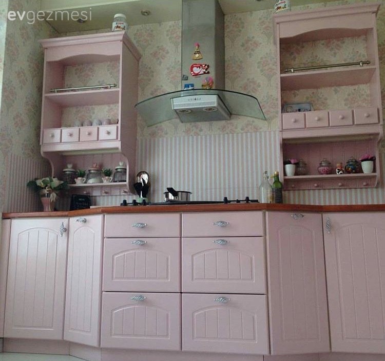 Kendin Yap, Mobilya boyama, Öncesi / Sonrası, Pembe mutfak