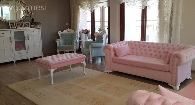 Eskilere yeni hayat vererek, evini dönüştüren Semra hanımdan kareler..