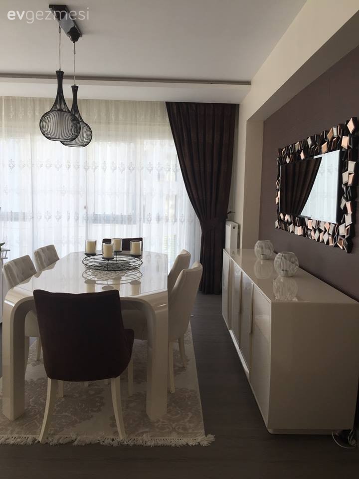 Derya hanımın kahve ve beyazla, aydınlık ve sıcak evi..