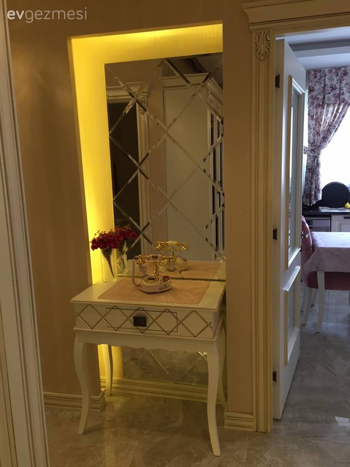 Antre, Ayna, Dresuar