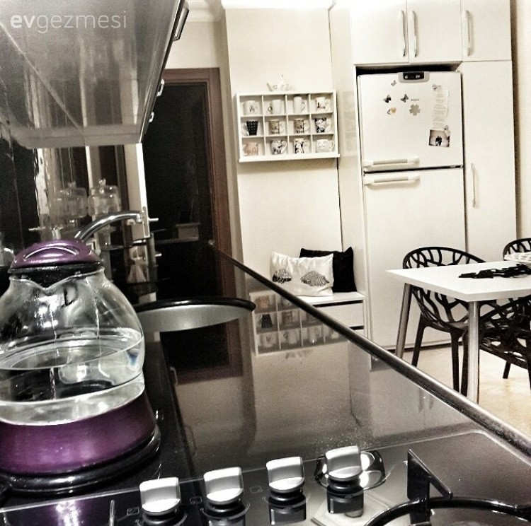 Şeyna hanımın 32 lira maliyetle farklılık yaptığı mutfağı..