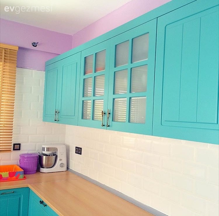 Berna Hanım'ın Turkuaz Renkli, Enerjik Mutfağı...