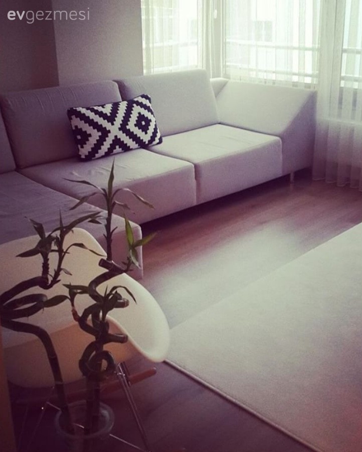 Aysun hanımın modern stilde sade ve samimi evi..