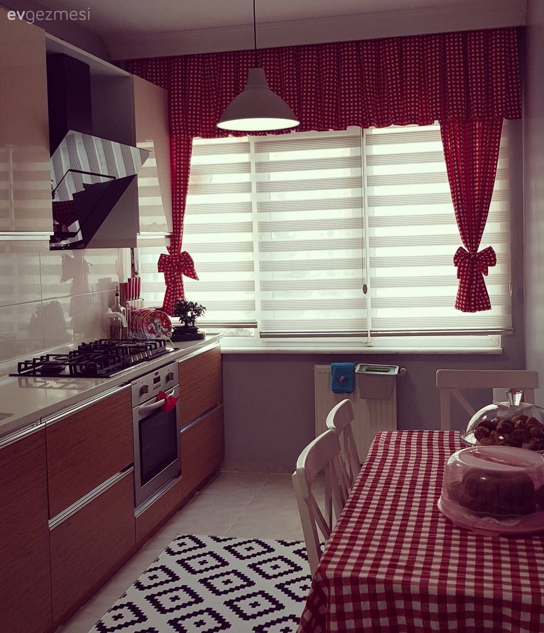 Sakin ve sıcacık.. Ahşap dokusu ve toprak renklerle keyifli bir ev..