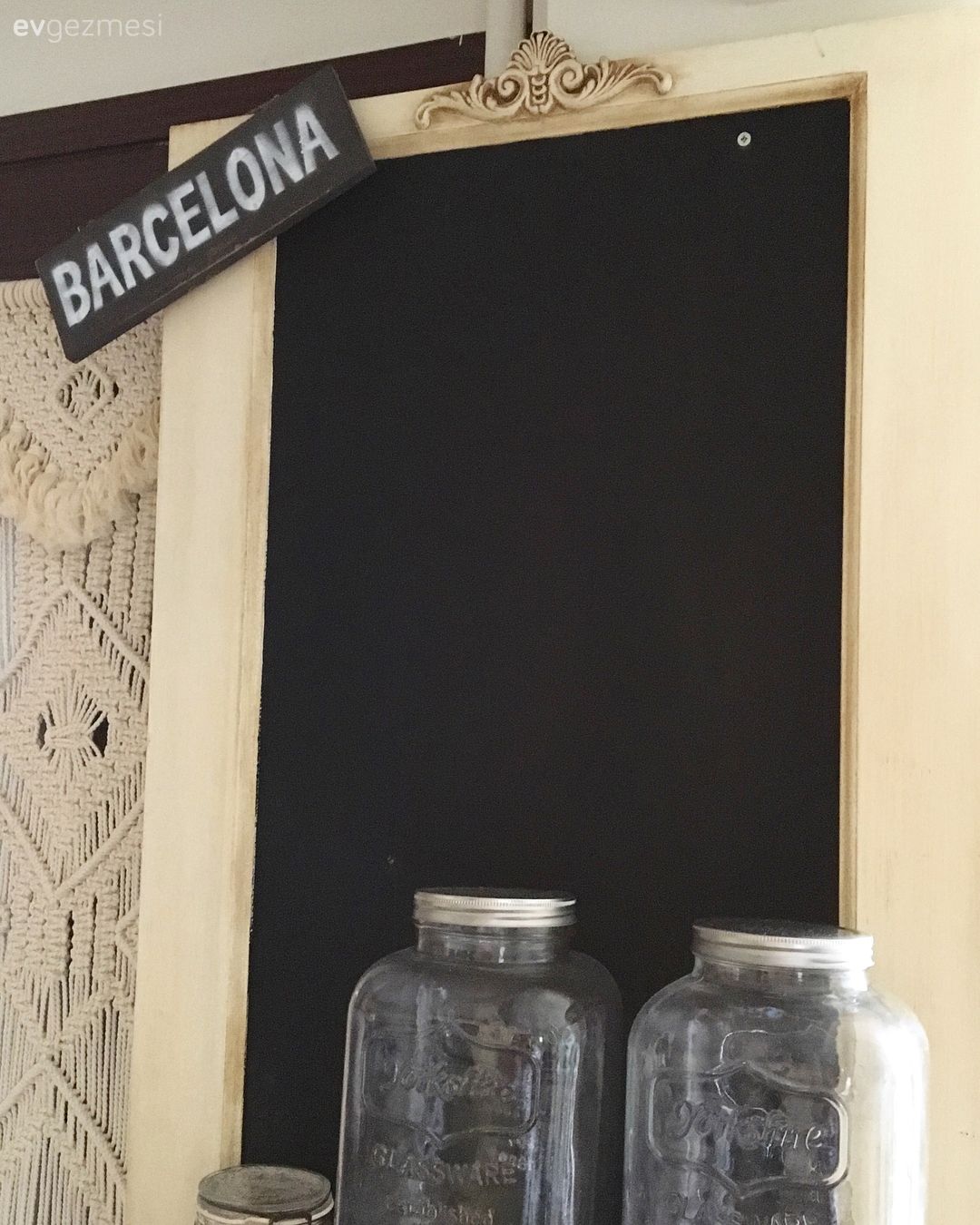 Bu Mutfak Boyama ile Tepeden Tırnağa Nostaljik Görünüme Bürünüyor