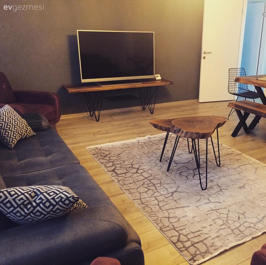 Stil sahibi görünüm, davetkar ve keyifli bir atmosfer. Burcu hanımın evinden..