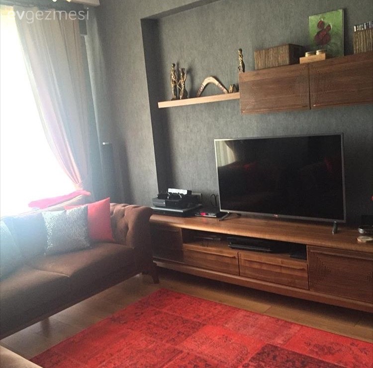 Gizem hanımın her odada farklı renklerin hakim olduğu stil sahibi evi.