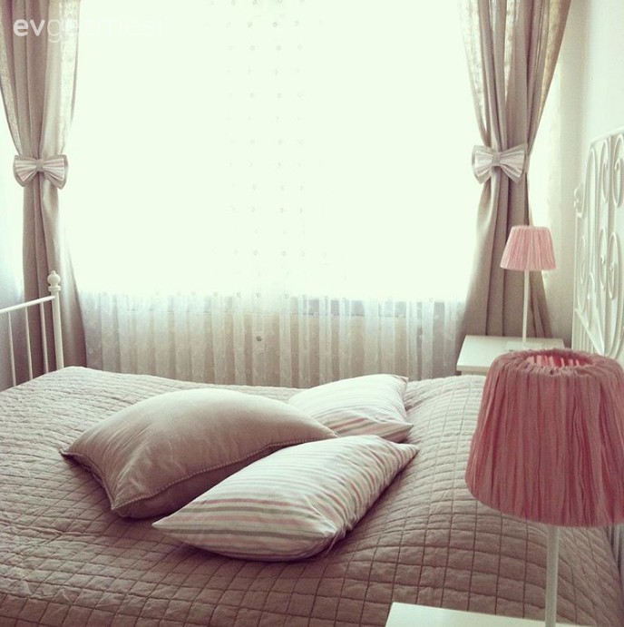 Ebru Hanım'ın her köşesi güzel değerlendirilmiş iç açıcı evi..