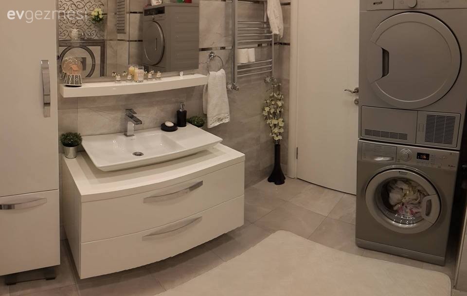 Gülay hanımın sarı ile dinamizm kazanan konforlu evi..