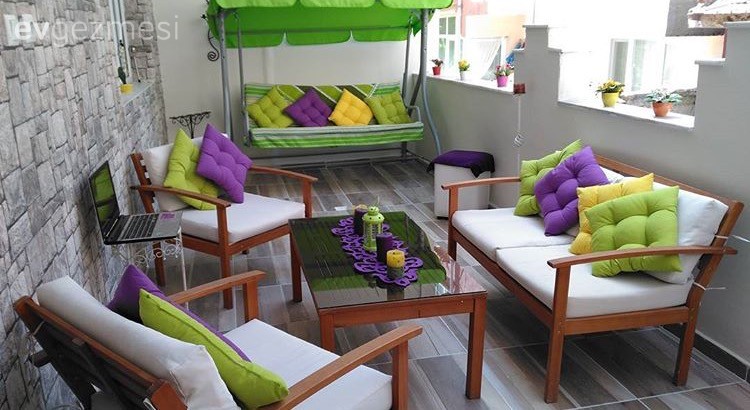 Dilek hanımın renkli balkonu..