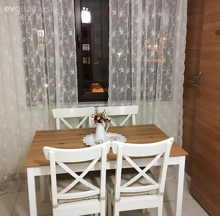 Emine hanımın sakin ve huzur verici evinde yeni dekor..