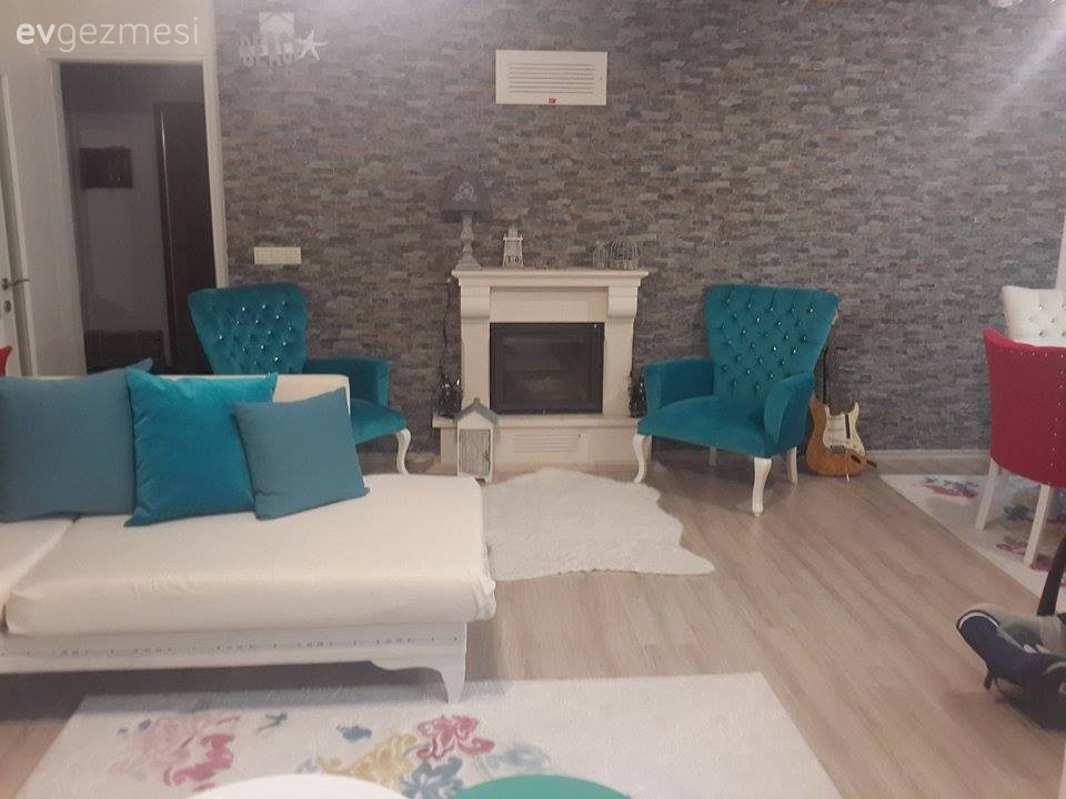 Berjer, Duvar kağıdı, Halı, Mavi, Salon, Şömine, Taş duvar