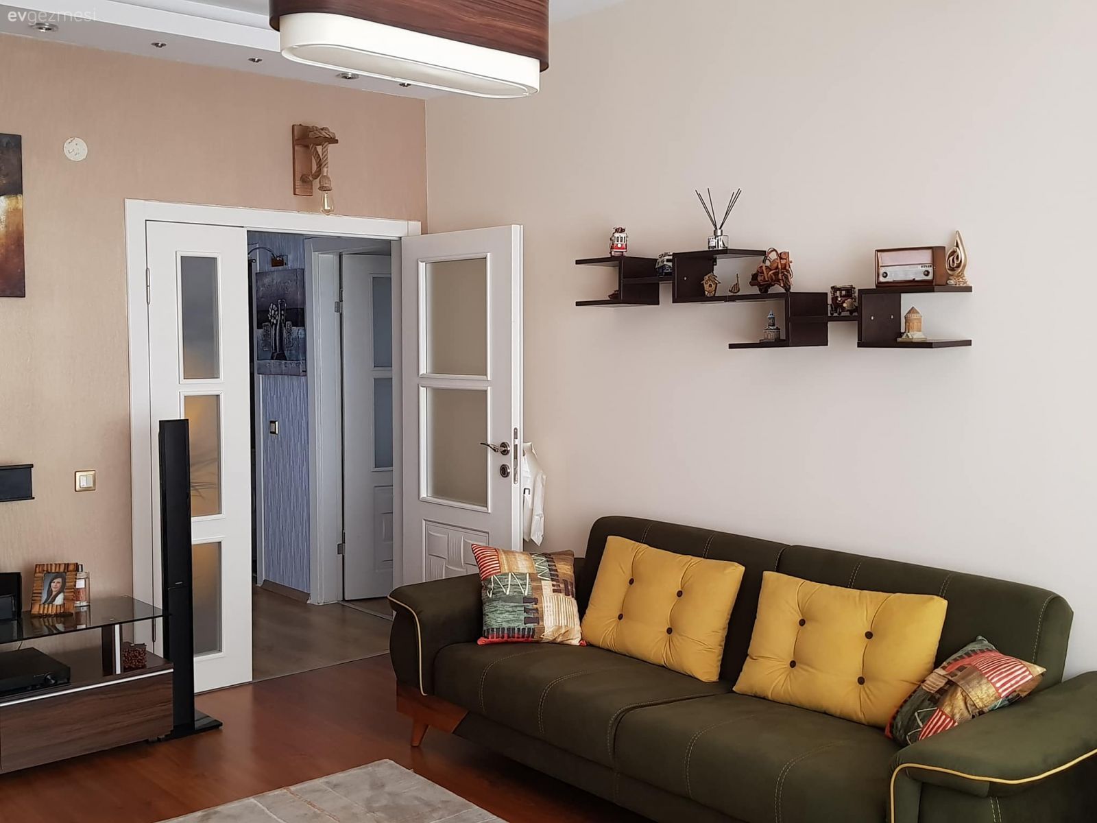 Oturma Odası, Yeşil, Sarı, Duvar rafı