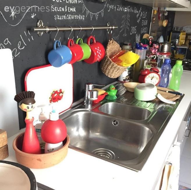 Gülseren hanımın anısı olan eşyalarla canlı ve yaşayan evi..