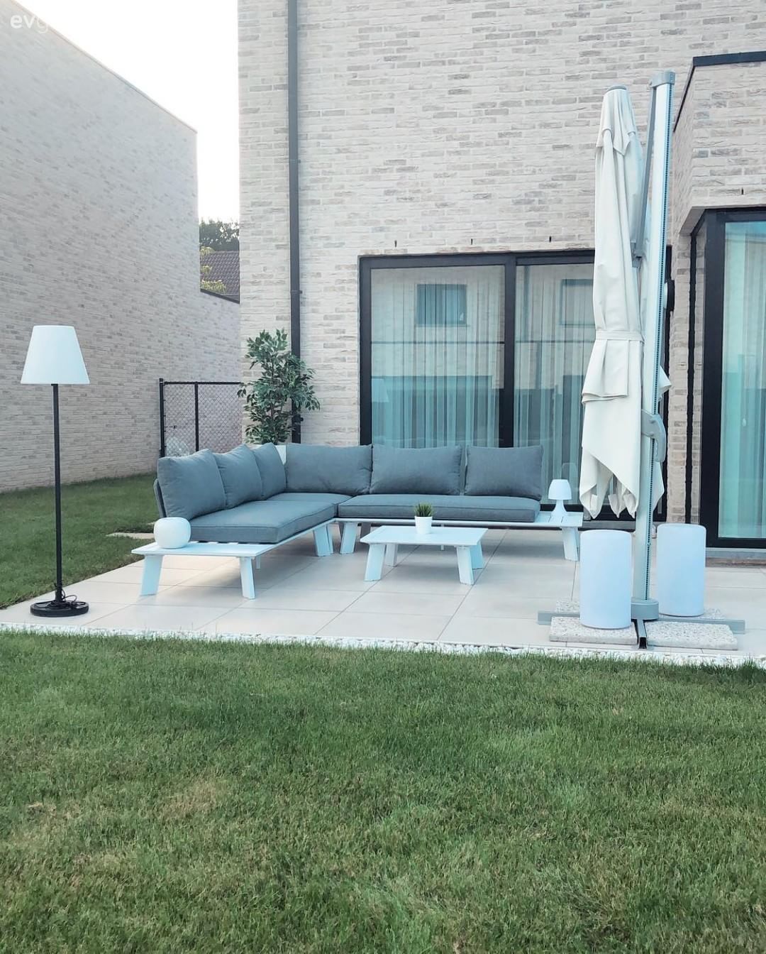 Bahçe Dekorasyonu: Mobilya ve Aksesuarlarla Güzelleşen Bahçeli Evler