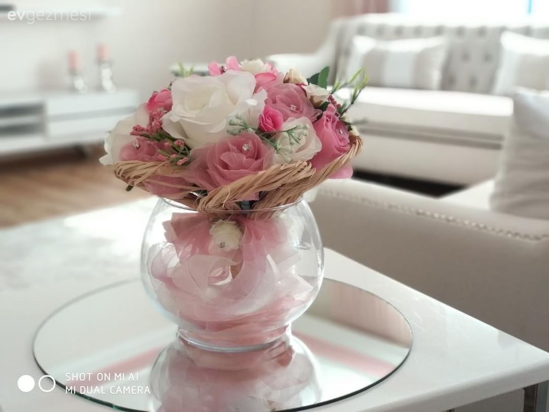 Çiçekler, Supla, Aynalı tepsi, Ayna, Yapay çiçekler, Salon, Krem