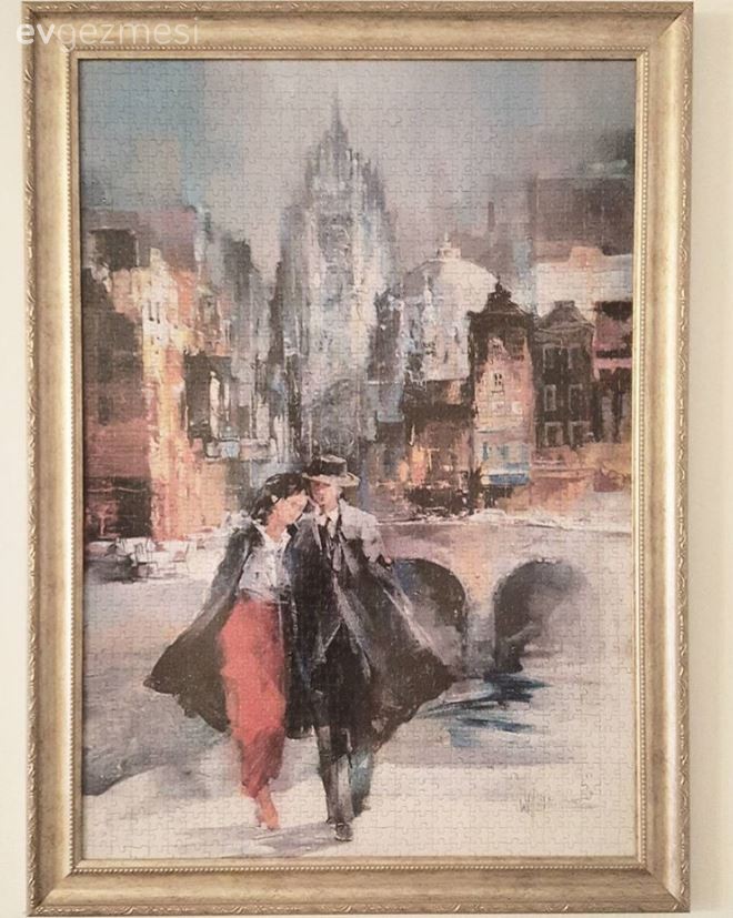 Pastel kahverengi, mavi ve beyazla zerafetin şıklıkla buluştuğu bir ev