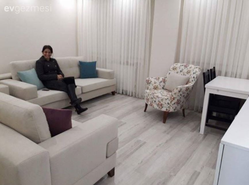 Mobilyalar bu salona nasıl yerleştirilmeli? Fikirleri bekleriz!