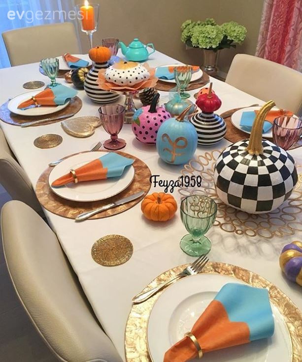 Mavi, Siyah- Beyaz, Sunum, Turuncu